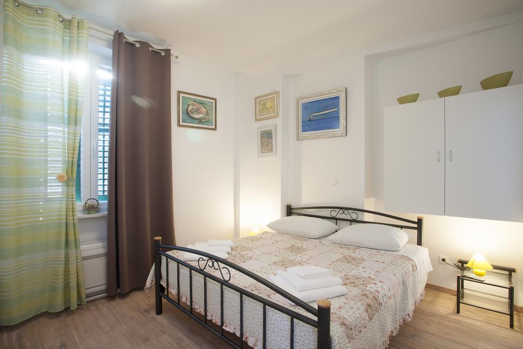 Rooms Split Pezelj Værelse billede